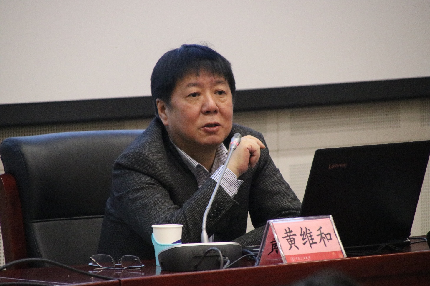 a4da52ca1e8f469a9c0a50dfaedf1b7e.jpg a4da52ca1e8f469a9c0a50dfaedf1b7e.jpg